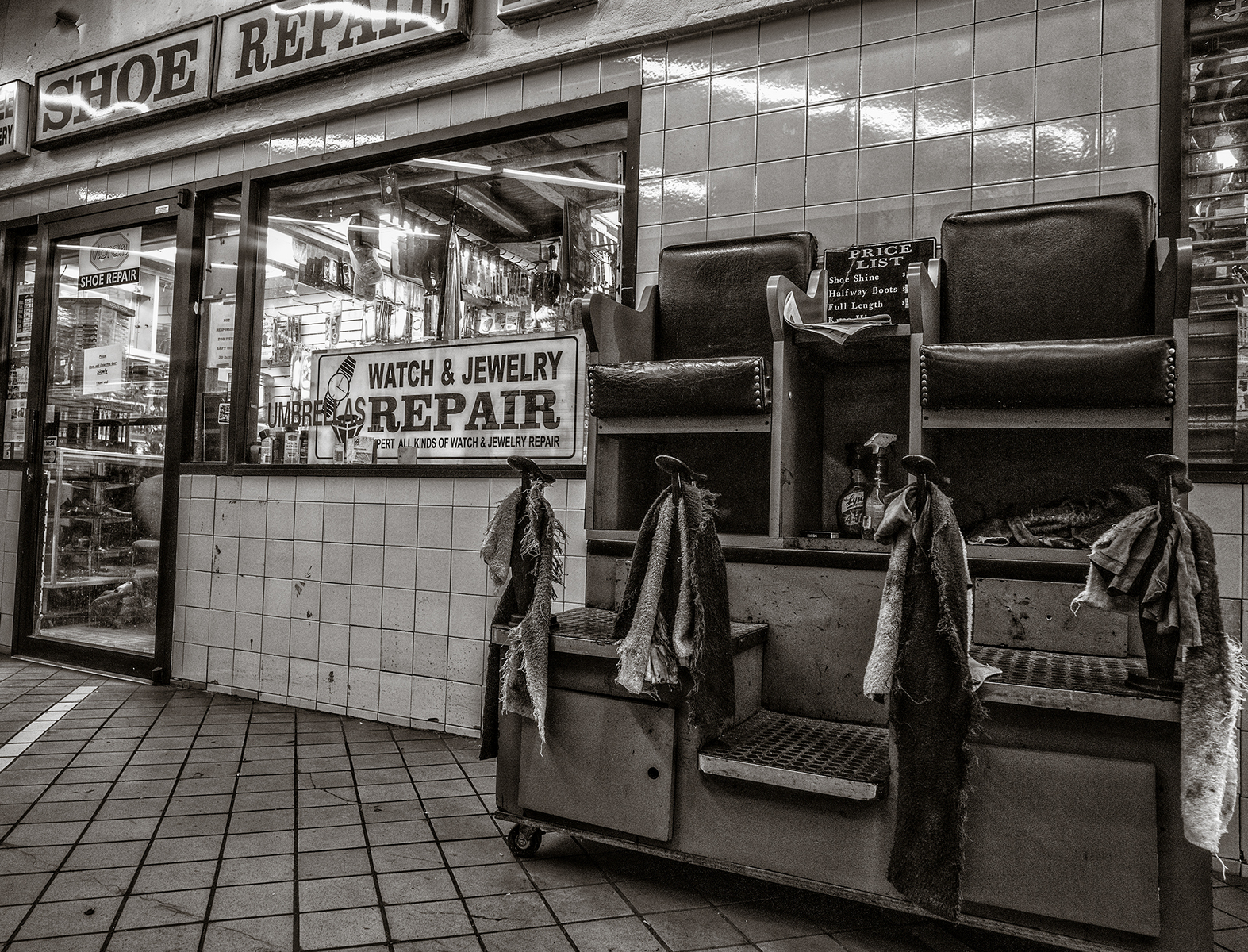clark street station, brooklyn heights : (re)collecting brooklyn : paula berg photography