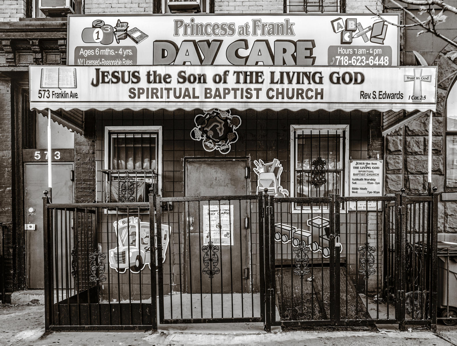 franklin avenue, no. 573 : (re)collecting brooklyn : paula berg photography
