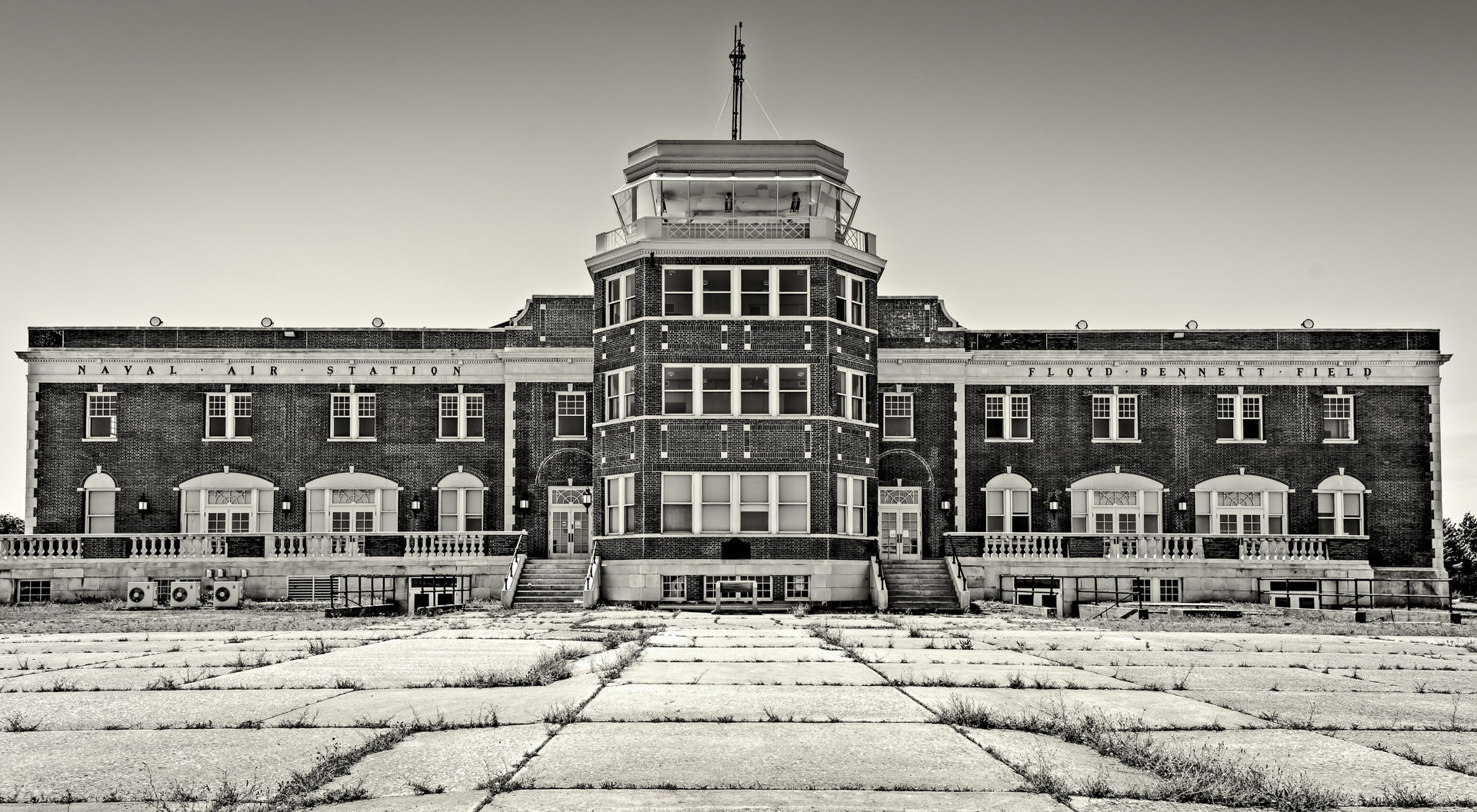 floyd bennett field : (re)collecting brooklyn : paula berg photography
